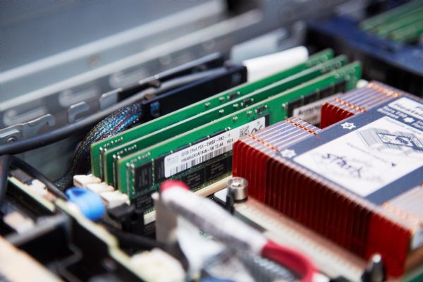 明年首季NAND Flash供應(yīng)吃緊緩解　封測(cè)廠松口氣　中、小型內(nèi)存封測(cè)業(yè)者營(yíng)運(yùn)將明顯改善