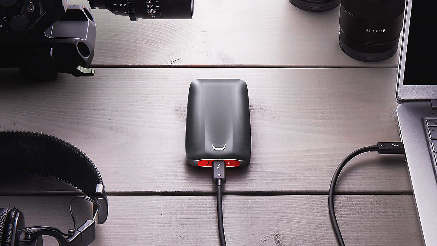 三星首款雷電3移動固態(tài)硬盤X5震撼發(fā)布